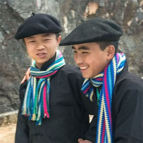 2 Hmong boys, trans-Vietnam trip 2015