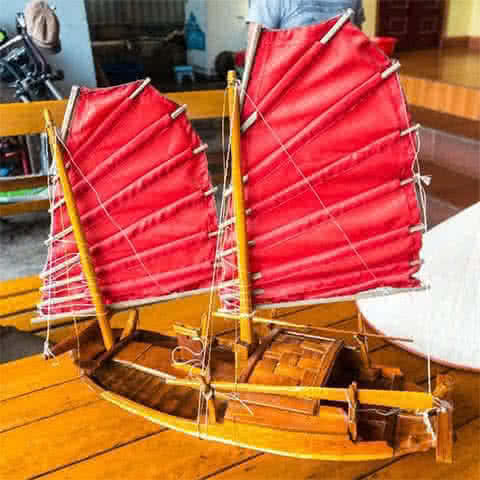 traditional sailboat model, trans-Vietnam trip 2017
